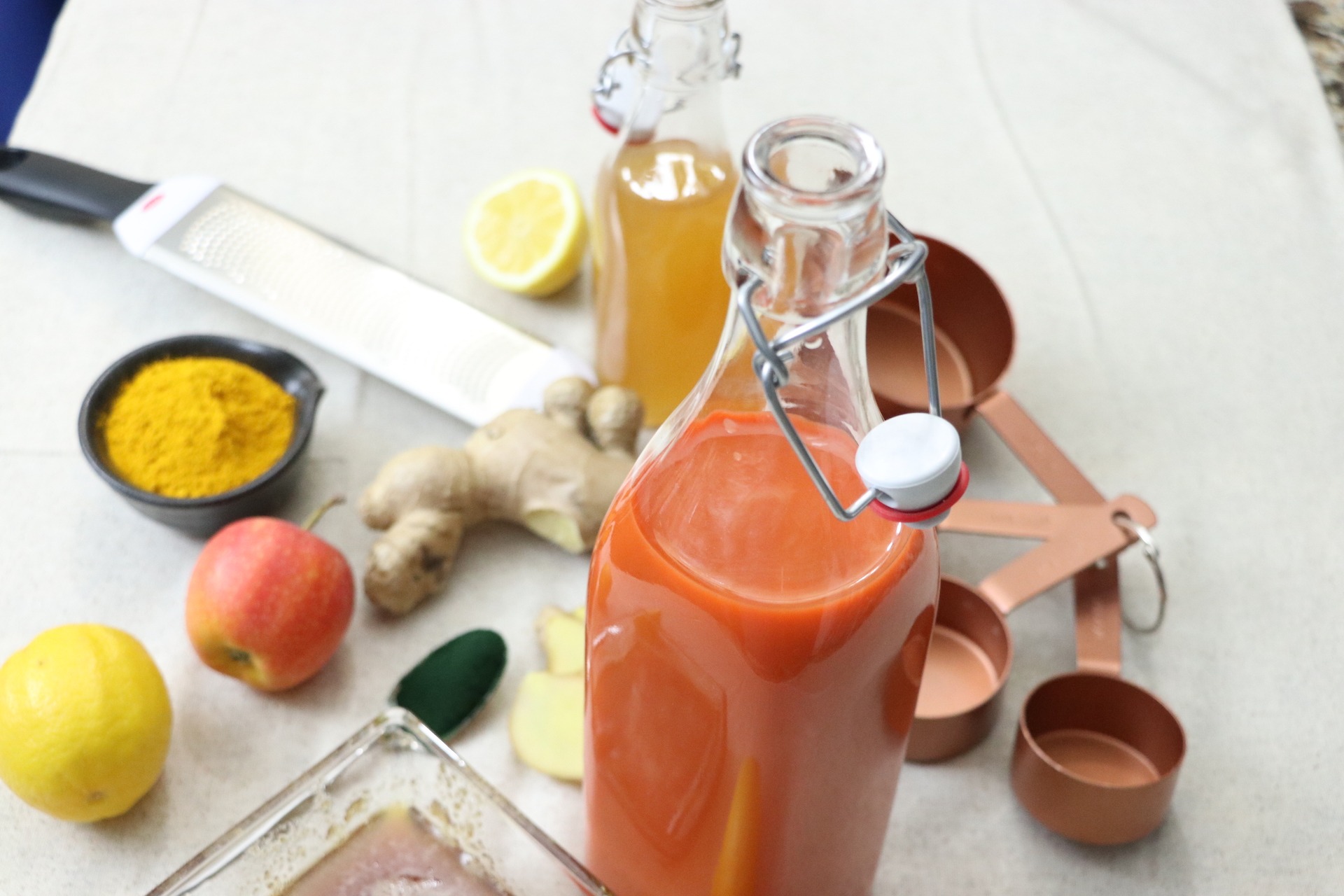 Quick Carrot Apple Ginger Turmeric Juicing Recipe & Benefits Inspire • Travel • Eat