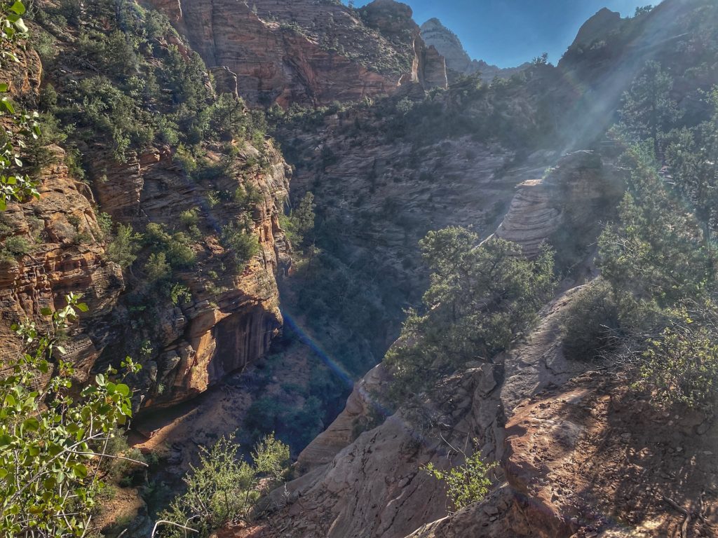 Best Easy Hike In Zion | Canyon Overlook Trail | Inspire • Travel • Eat