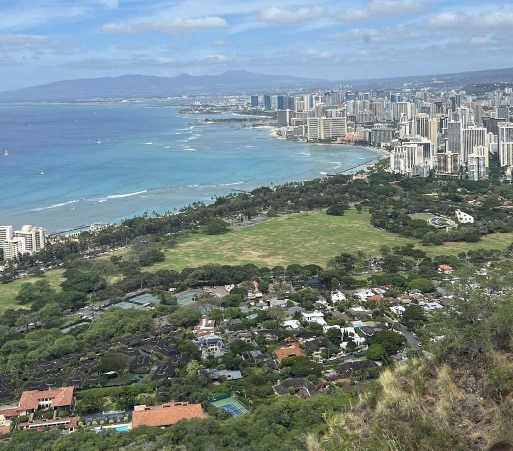 best hikes in honolulu diamond head crater trail