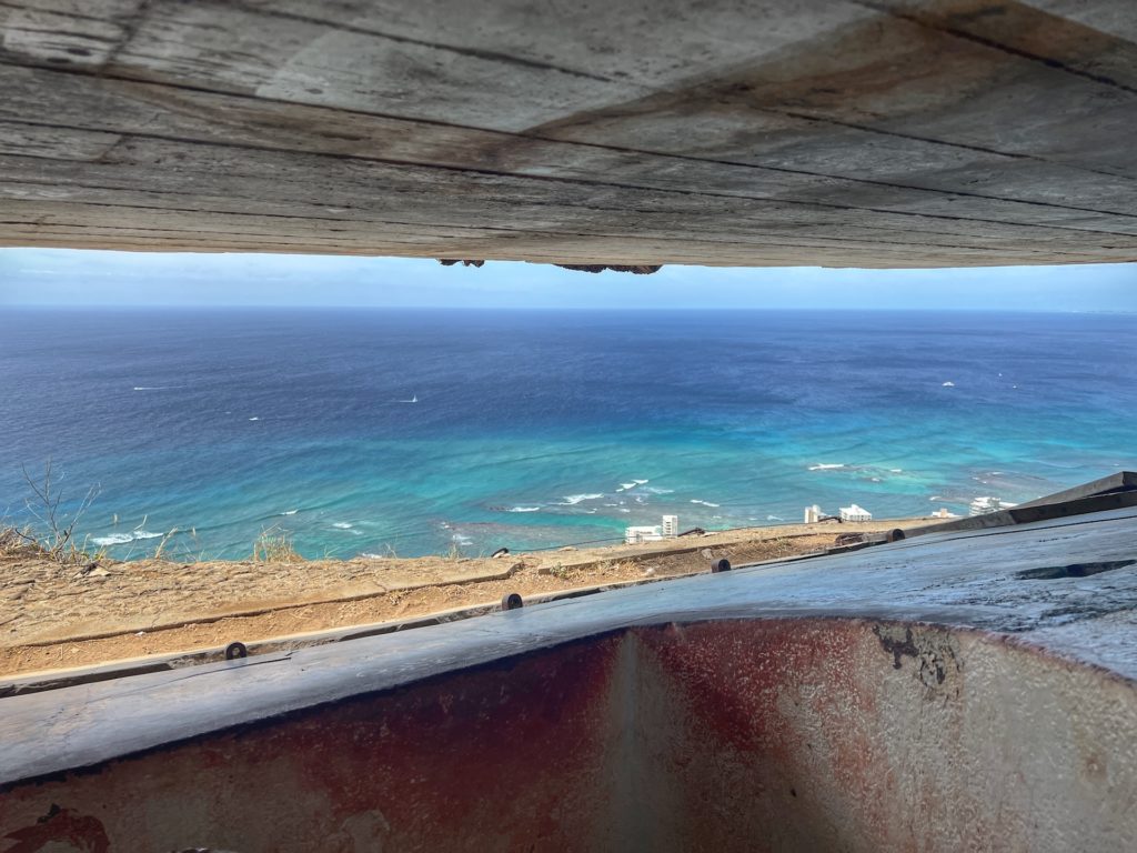 best hikes in honolulu diamond head crater trail