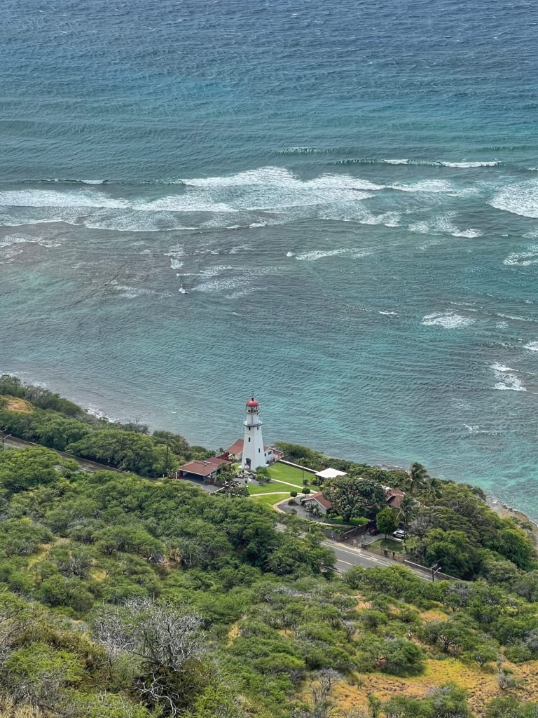 best hikes in honolulu diamond head crater trail