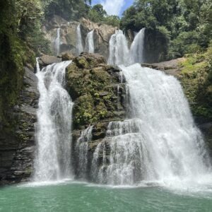 amazing hike to Nauyaca waterfall costa rica